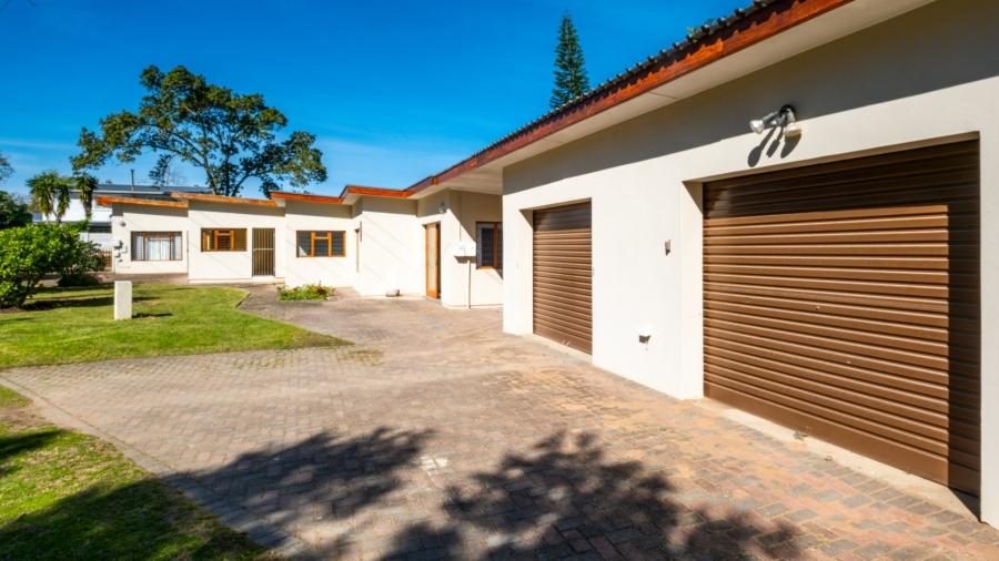 5 Bedroom Property for Sale in Sedgefield Central Western Cape